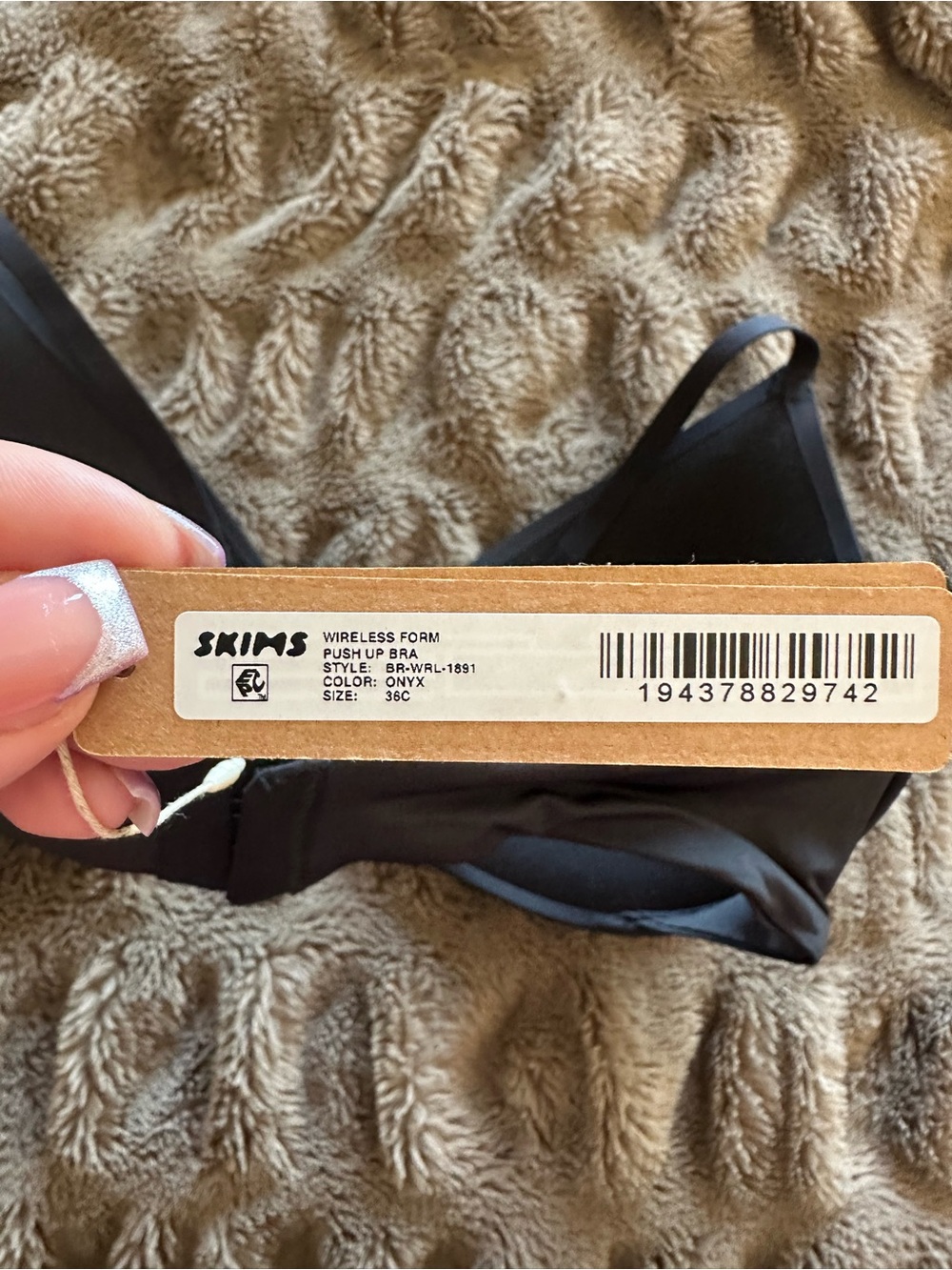 SKIMS Wireless Form Push Up Bra Black 36C NWT New - Picture 4 of 5